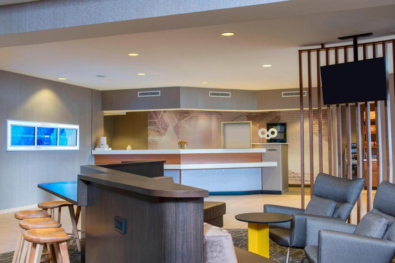 Springhill Suites Grand Rapids North Walker Buitenkant foto