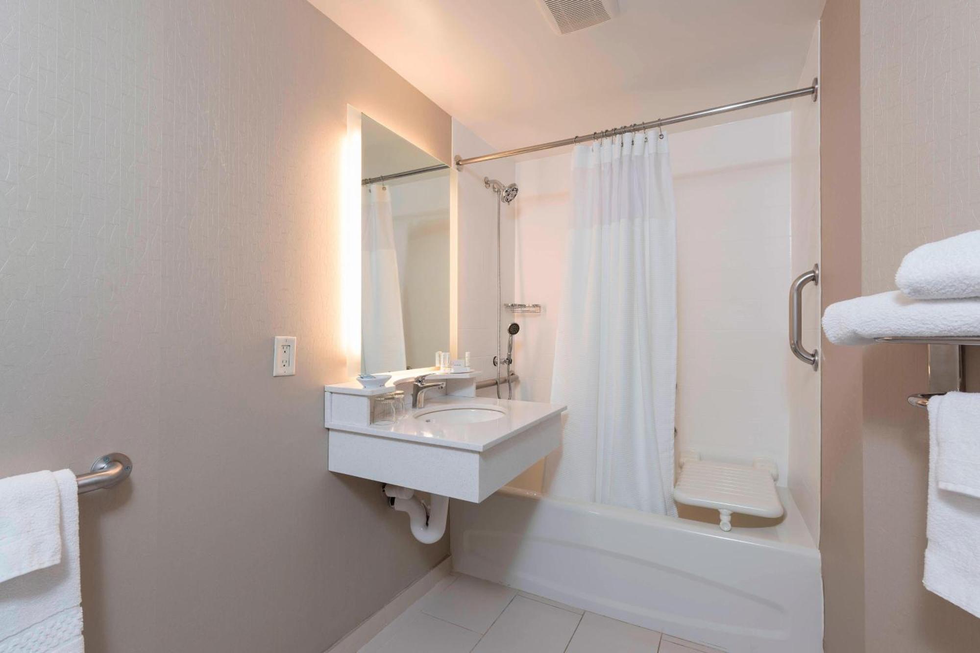 Springhill Suites Grand Rapids North Walker Buitenkant foto