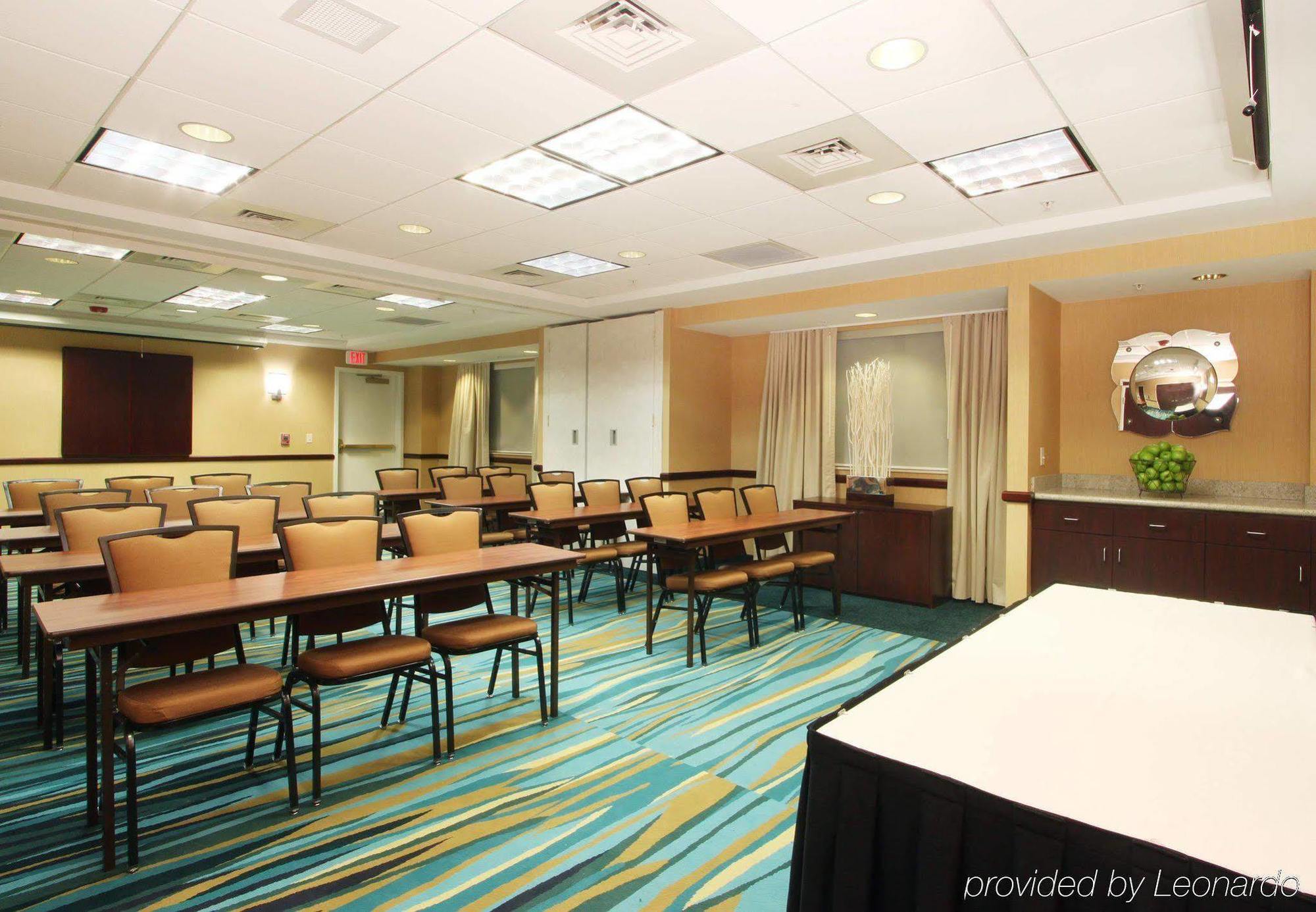 Springhill Suites Grand Rapids North Walker Buitenkant foto