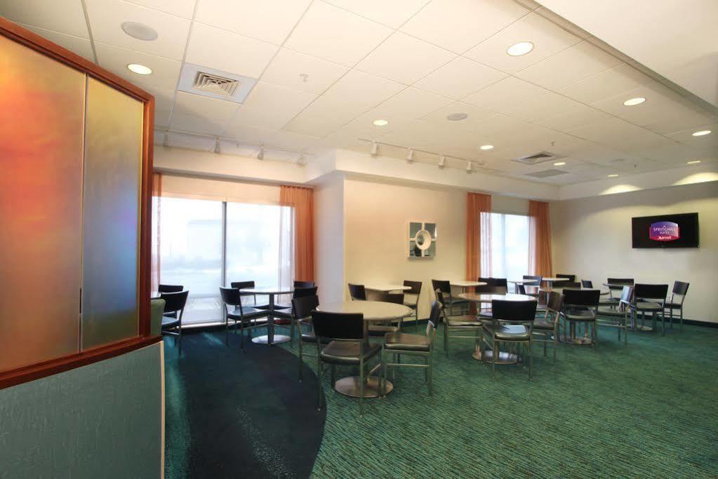 Springhill Suites Grand Rapids North Walker Buitenkant foto