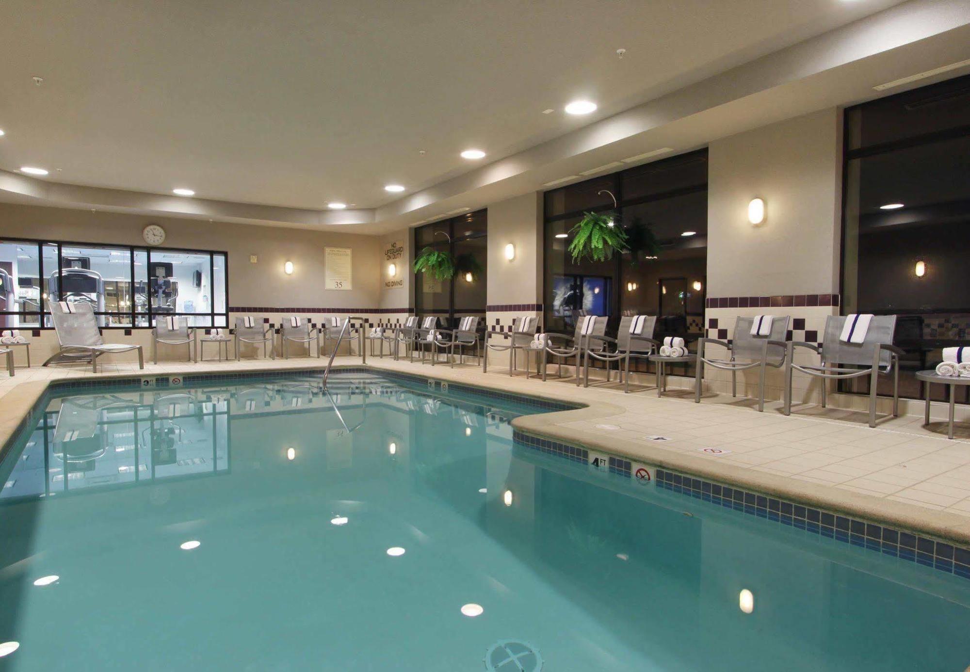 Springhill Suites Grand Rapids North Walker Buitenkant foto